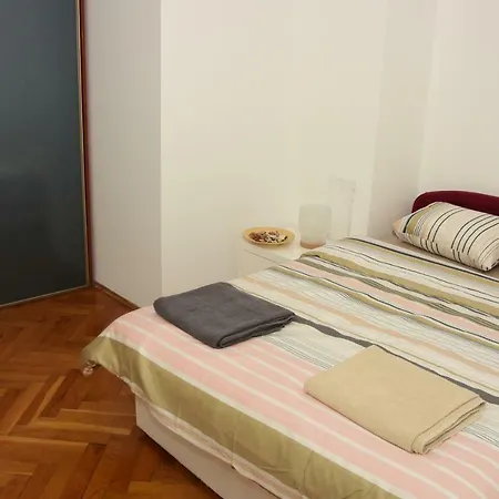 Cosy Flat And Charming Balcony In A Pedestrian Zone Belgrade